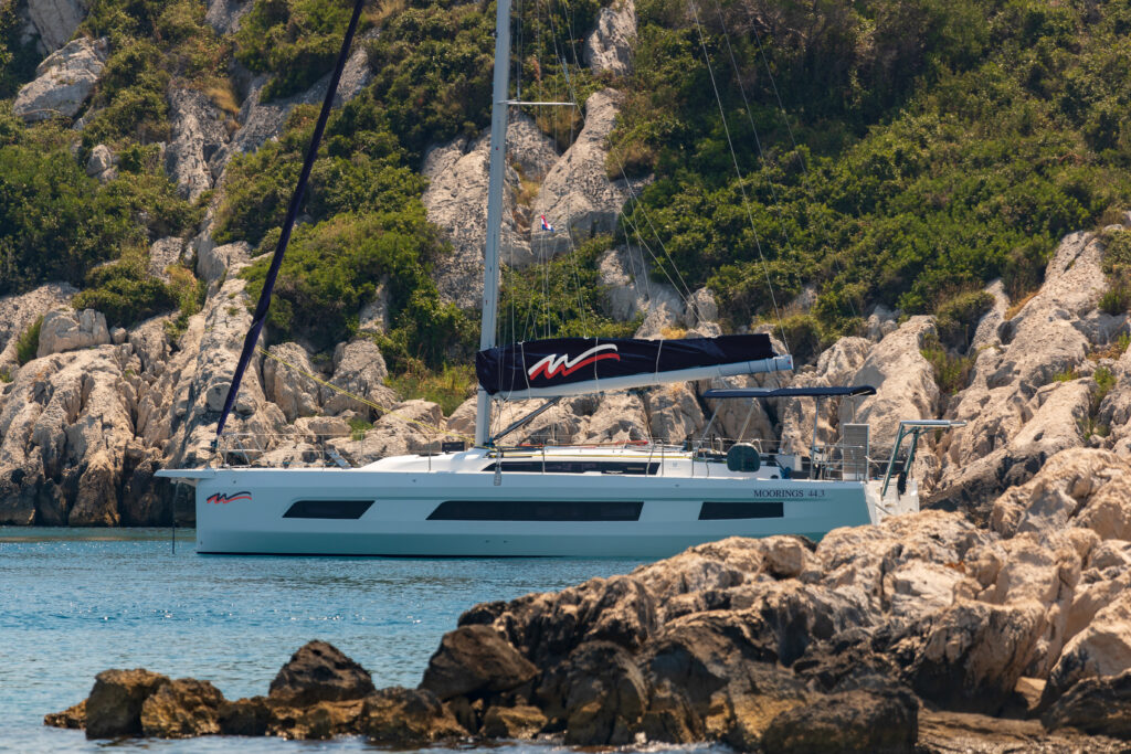 Moorings 44.3 - 3 cabin | The Moorings