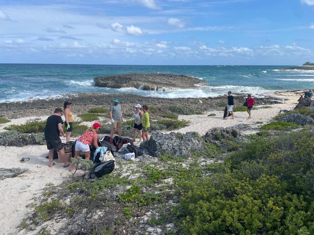 Abaco beach clean